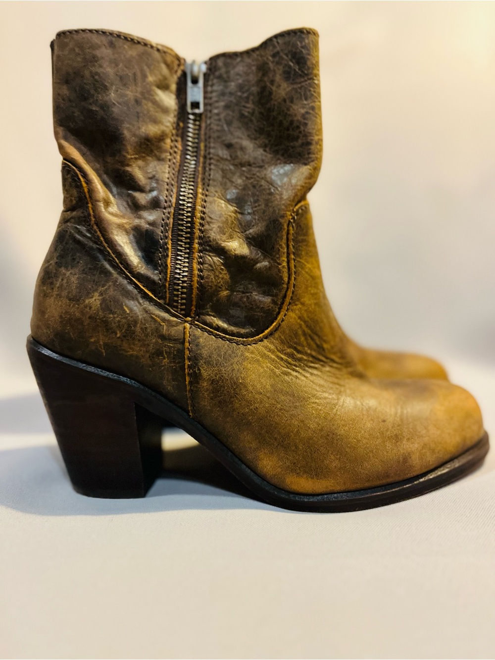 Corral Rosalie Indie Spirit Leather Ankle Boots in Women’s Size 7